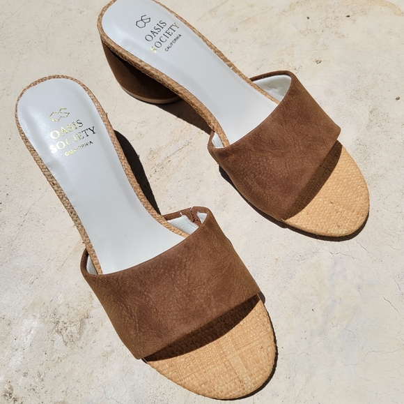 Low Heeled Sandals Brown - Picture 9 of 11